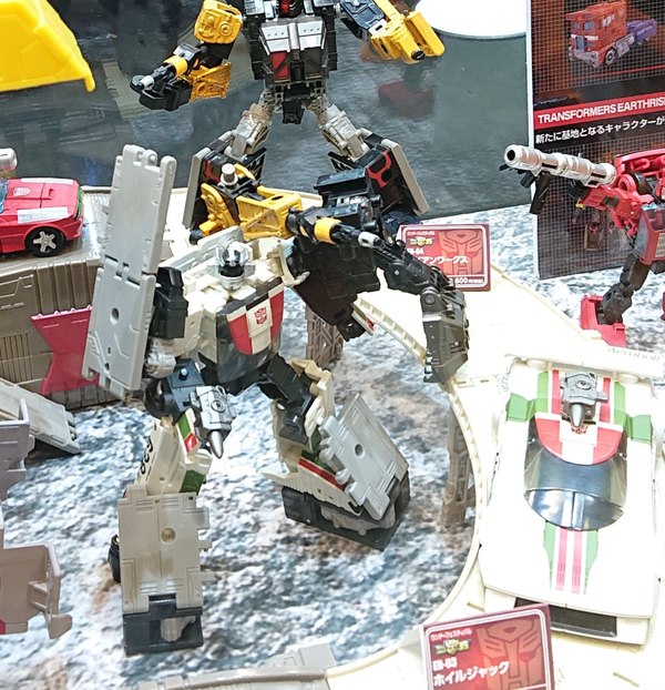 Winter Wonderfest 2020   Transformers Earthrise On Display 10 (10 of 12)